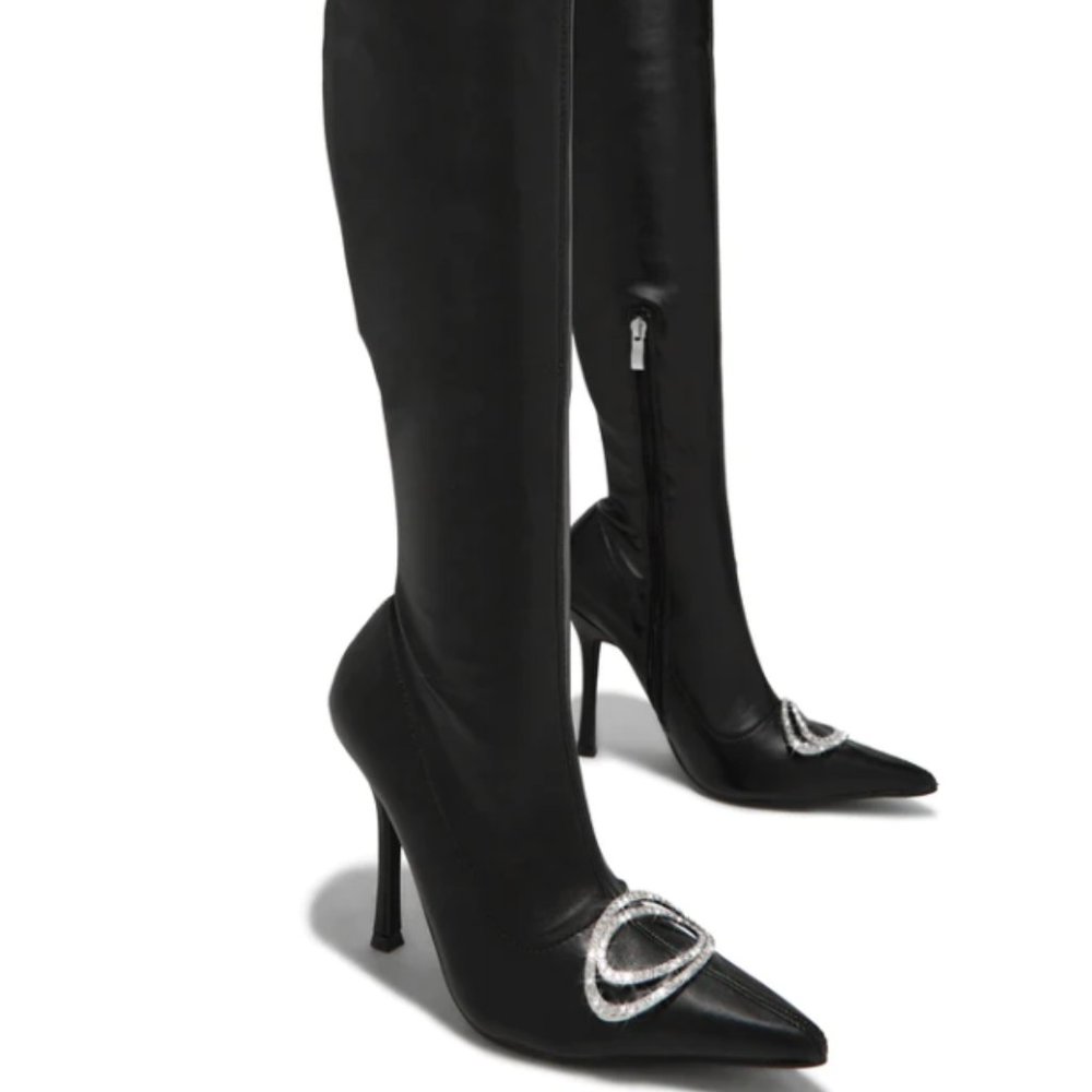 Miss Lola Night is Young Black Boots